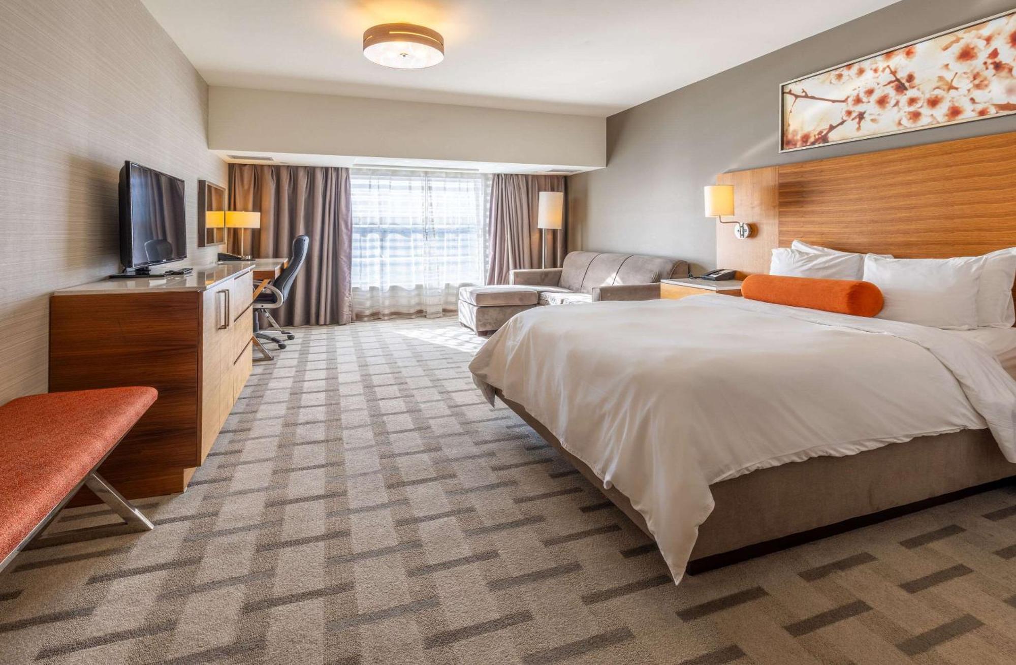 Radisson Hotel & Conference Centre Calgary Airport Exterior photo